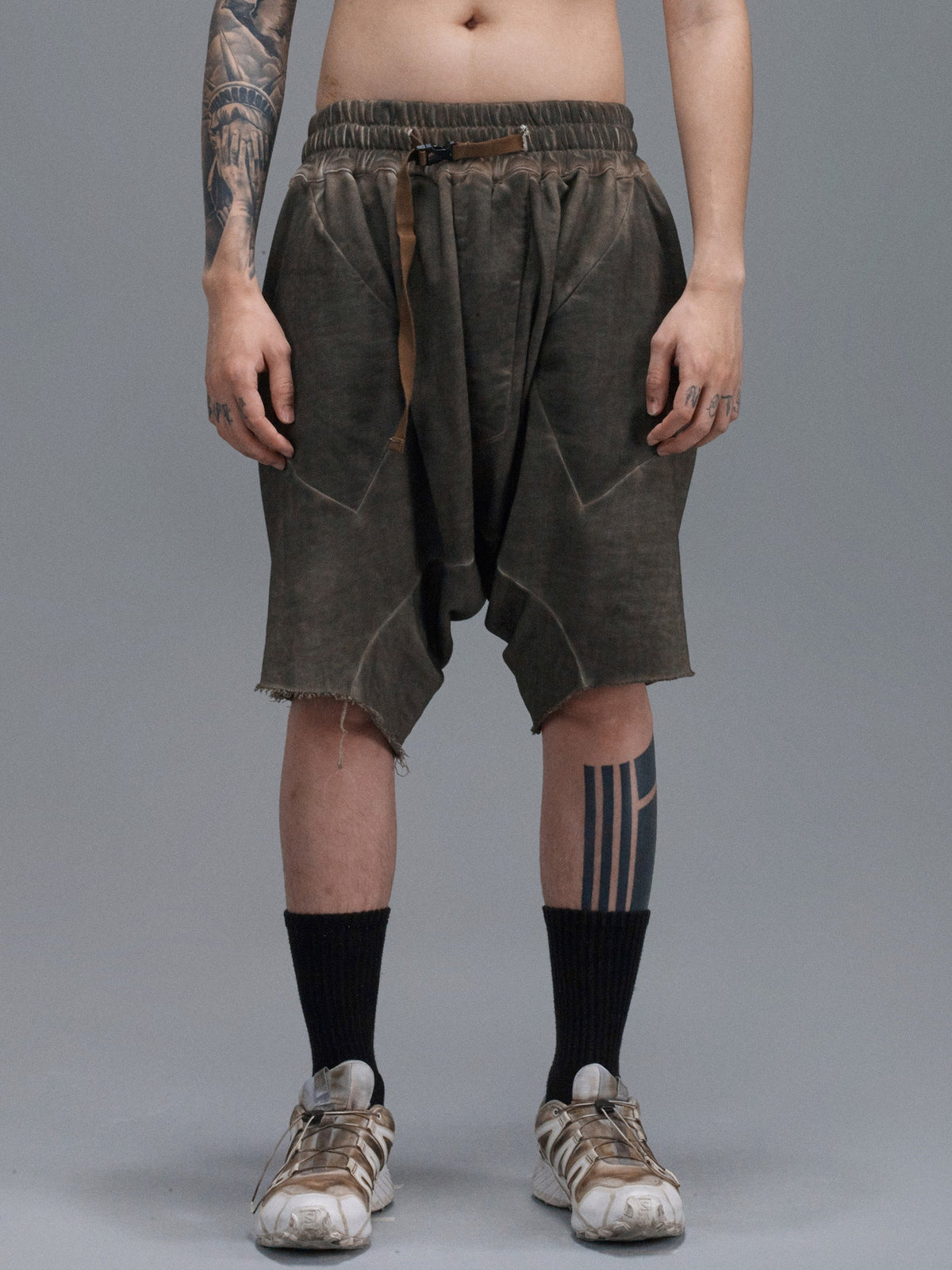 KANGAROO POCKET SHORTS-DIP DYED