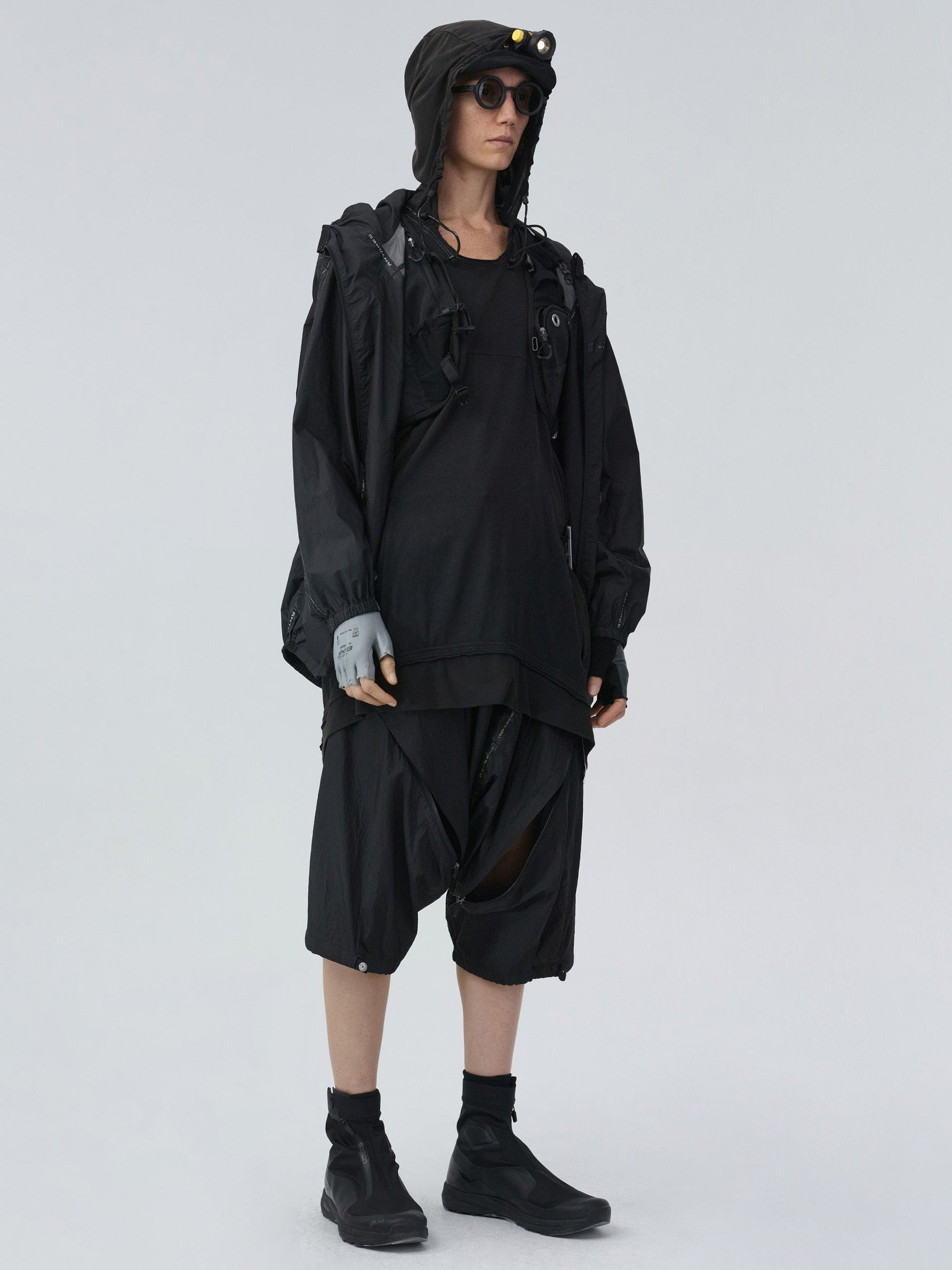 ECC UM-16 / taped commuter windbreaker shorts