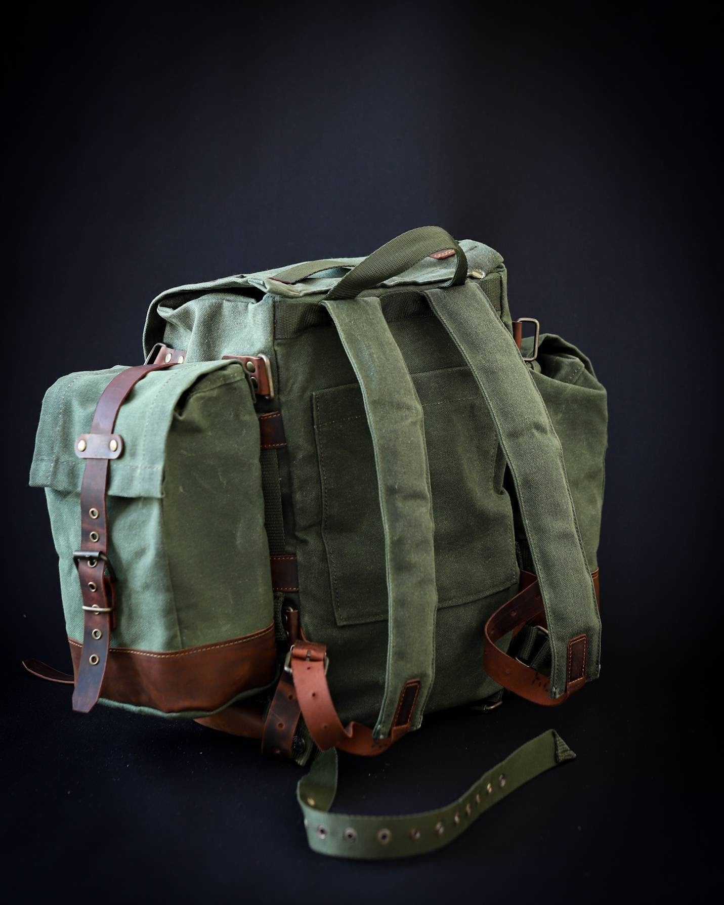 Handmade  Waxed Canvas Backpack with leather for Travel