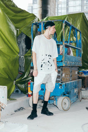 DUST WHITE DYED PANEL PRINTED LINEN SHORTS